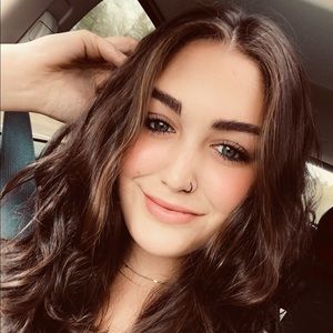 Meet your Posher, Isabella